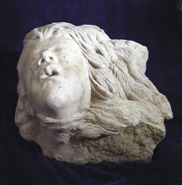 Head in Clunch stone 02